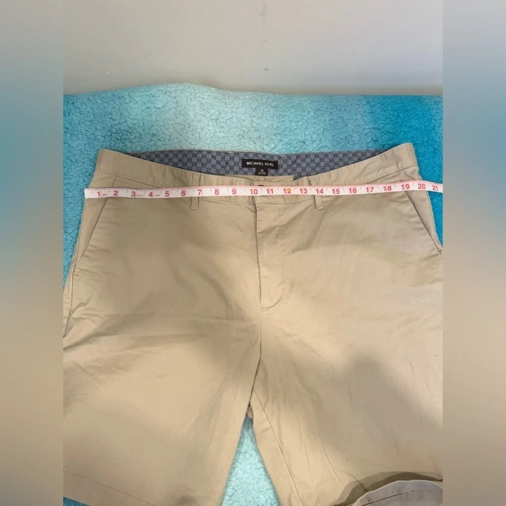 🔥Michael Kors Tan Shorts🔥